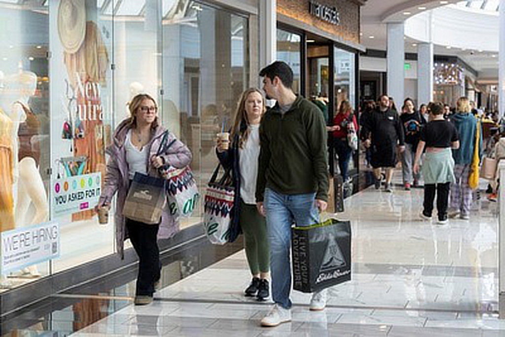 U.S. retail sales unchanged; consumers showing resilience 10.14.22 https://www.fidelity.com/news/article/top-news/202210140848RTRSNEWSCOMBINED_KBN2R918B-OUSBS_1 @Reuters #Fidelity